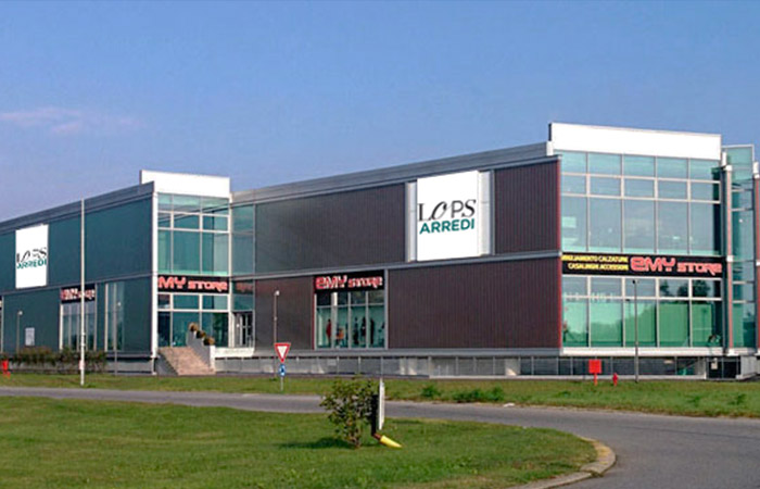 Accesso-negozio-Lops-Arredi-Cernusco